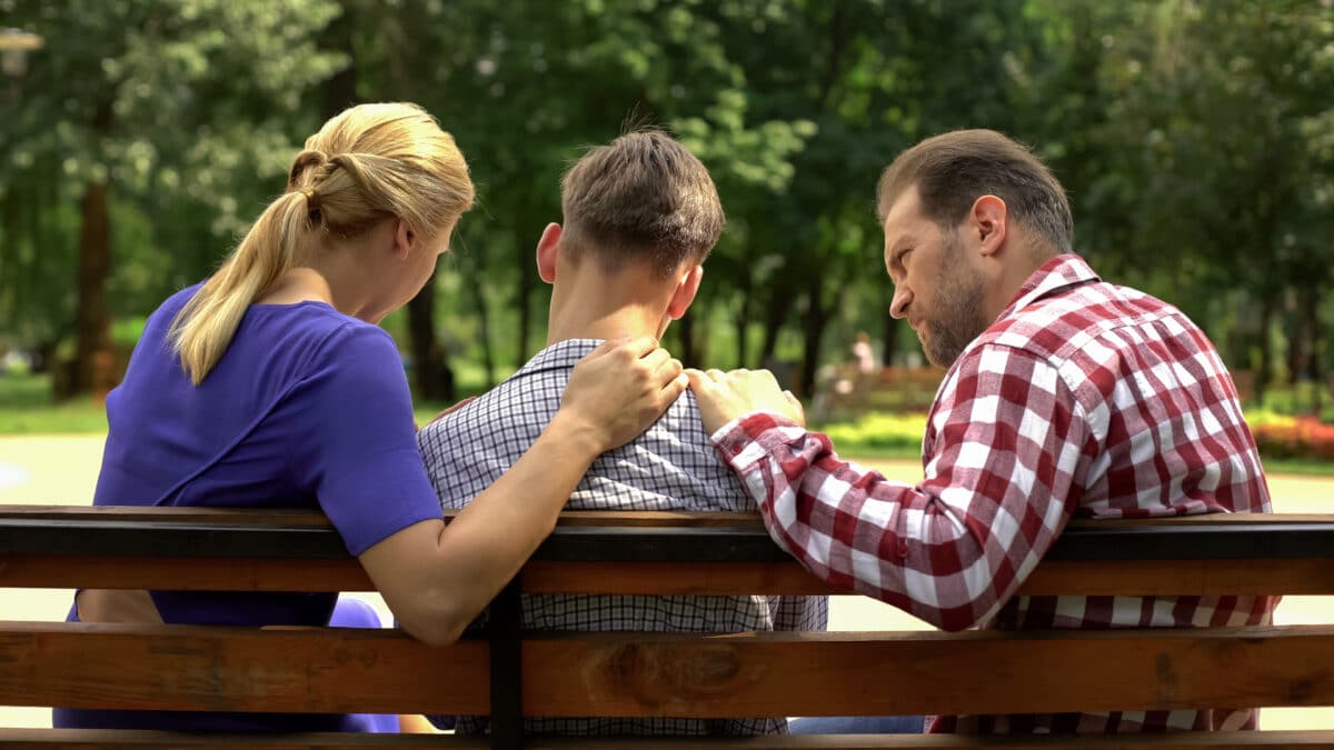 parents-with-teen-son